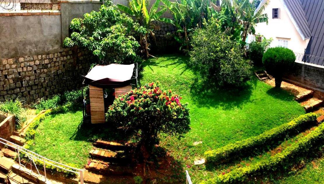 Le Fumoir Guest House Familiale Antananarivo Exterior foto